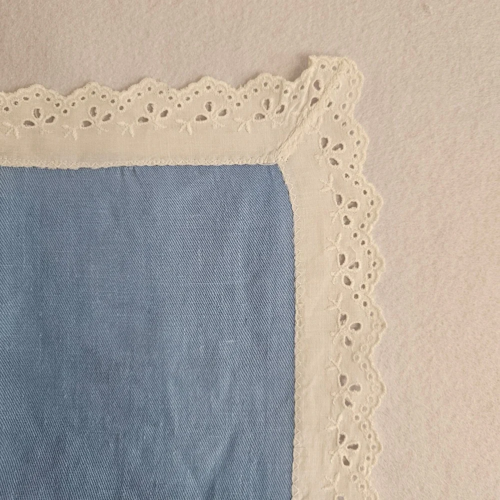 Vintage Blue Tablecloth Runner Napkin Set Floral‎ Embroidery Eyelet Lace 4pc